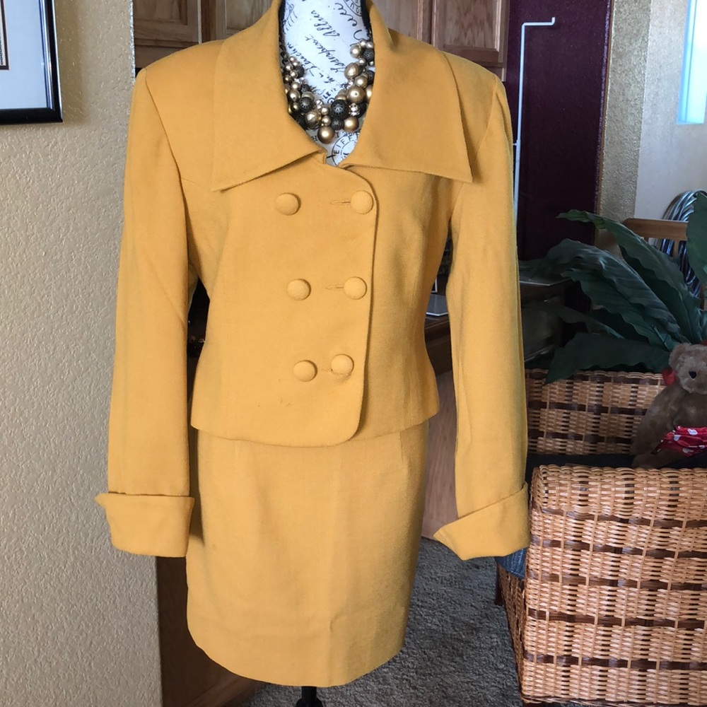 Vintage Bebe skirt suit Jacket sz 12 / Skirt sz 10